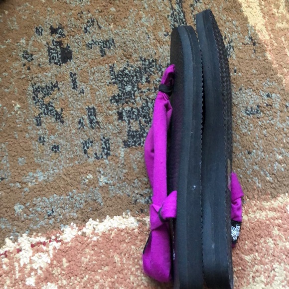 Womens size xl (11) tek gear black and purple sandals - Picture 6 of 8